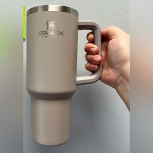 Stanley Quencher 40oz in Ash